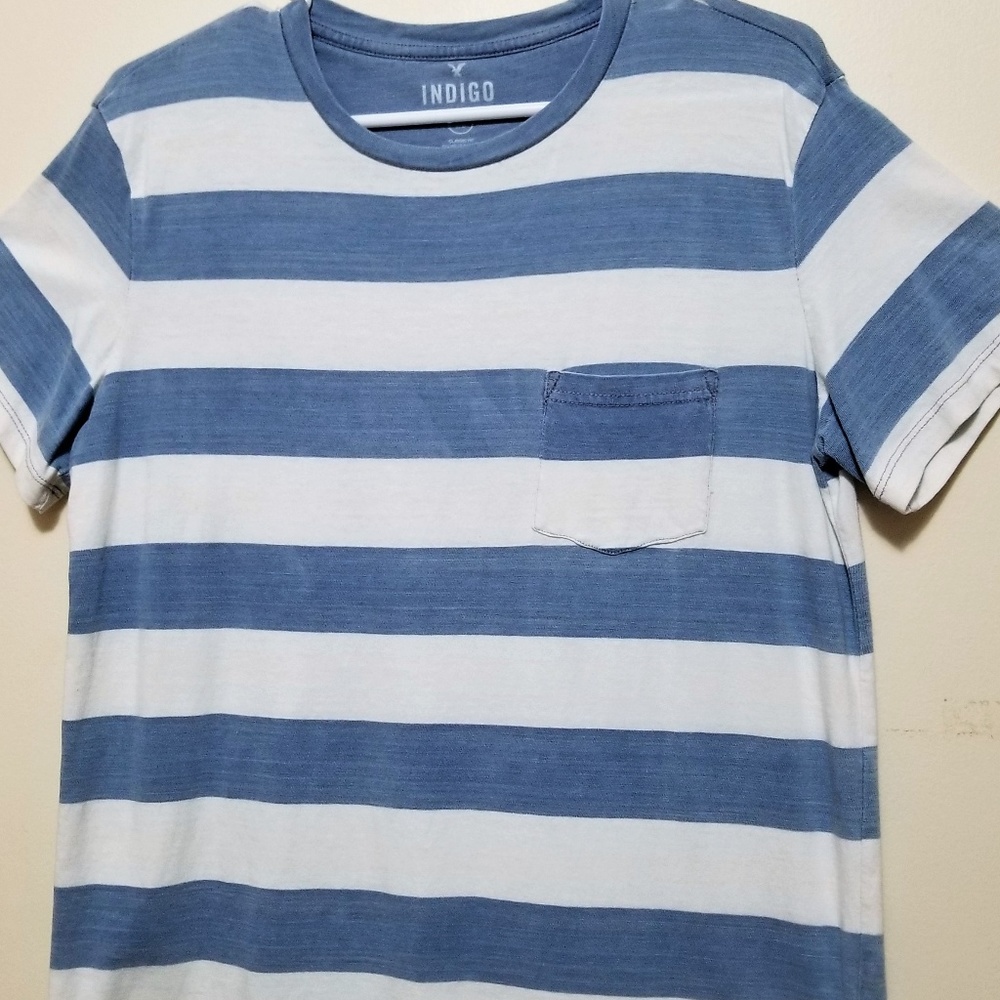AE Blue&White Striped Pocket T. Size M. Never Worn